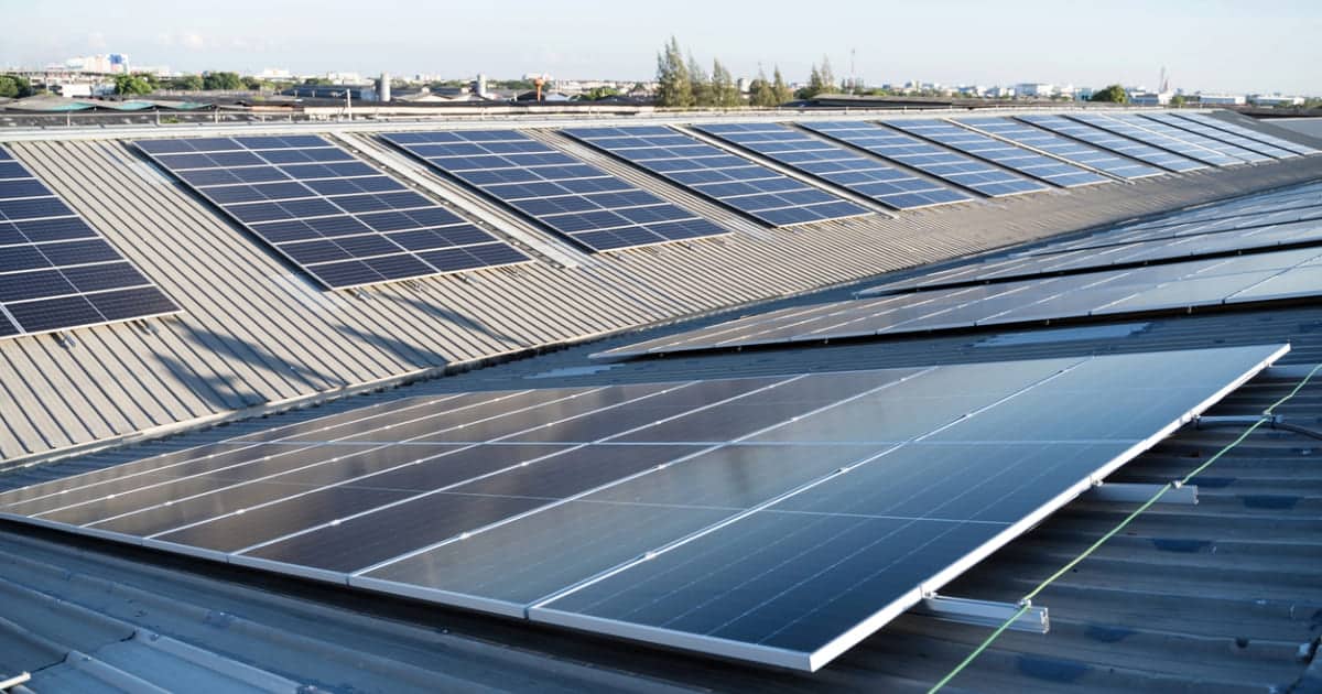découvrez les avantages des systèmes photovoltaïques pour les usines : réduction des coûts énergétiques, empreinte carbone diminuée, et valorisation de l'image éco-responsable de votre entreprise. optez pour une production d'énergie durable et maximisez vos économies tout en respectant l'environnement.