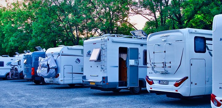 découvrez comment l'avenir des panneaux solaires pour camping-cars révolutionne vos aventures en plein air. profitez d'une autonomie énergétique, d'une réduction de votre empreinte carbone et de la liberté d'explorer tout en restant connecté grâce aux dernières innovations technologiques.