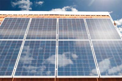 découvrez la durée de vie des panneaux photovoltaïques et apprenez comment maximiser leur efficacité. informez-vous sur les facteurs influençant leur longévité, les entretiens nécessaires et les innovations technologiques qui prolongent leur utilisation. optez pour une énergie durable et rentable !