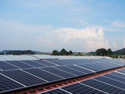 découvrez les meilleurs emplacements pour l'installation de panneaux photovoltaïques afin d'optimiser leur production d'énergie. apprenez à choisir des sites stratégiques qui maximisent l'ensoleillement et l'efficacité de vos installations solaires.