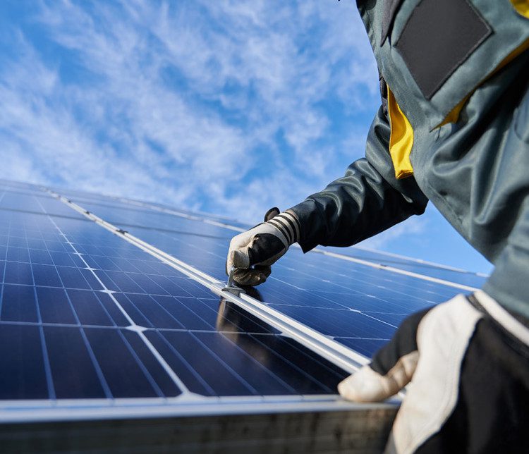 découvrez comment l'énergie solaire joue un rôle clé dans la transition énergétique, favorisant un avenir plus durable et respectueux de l'environnement. explorez les bénéfices de l'énergie renouvelable et son impact sur la réduction des émissions de carbone.