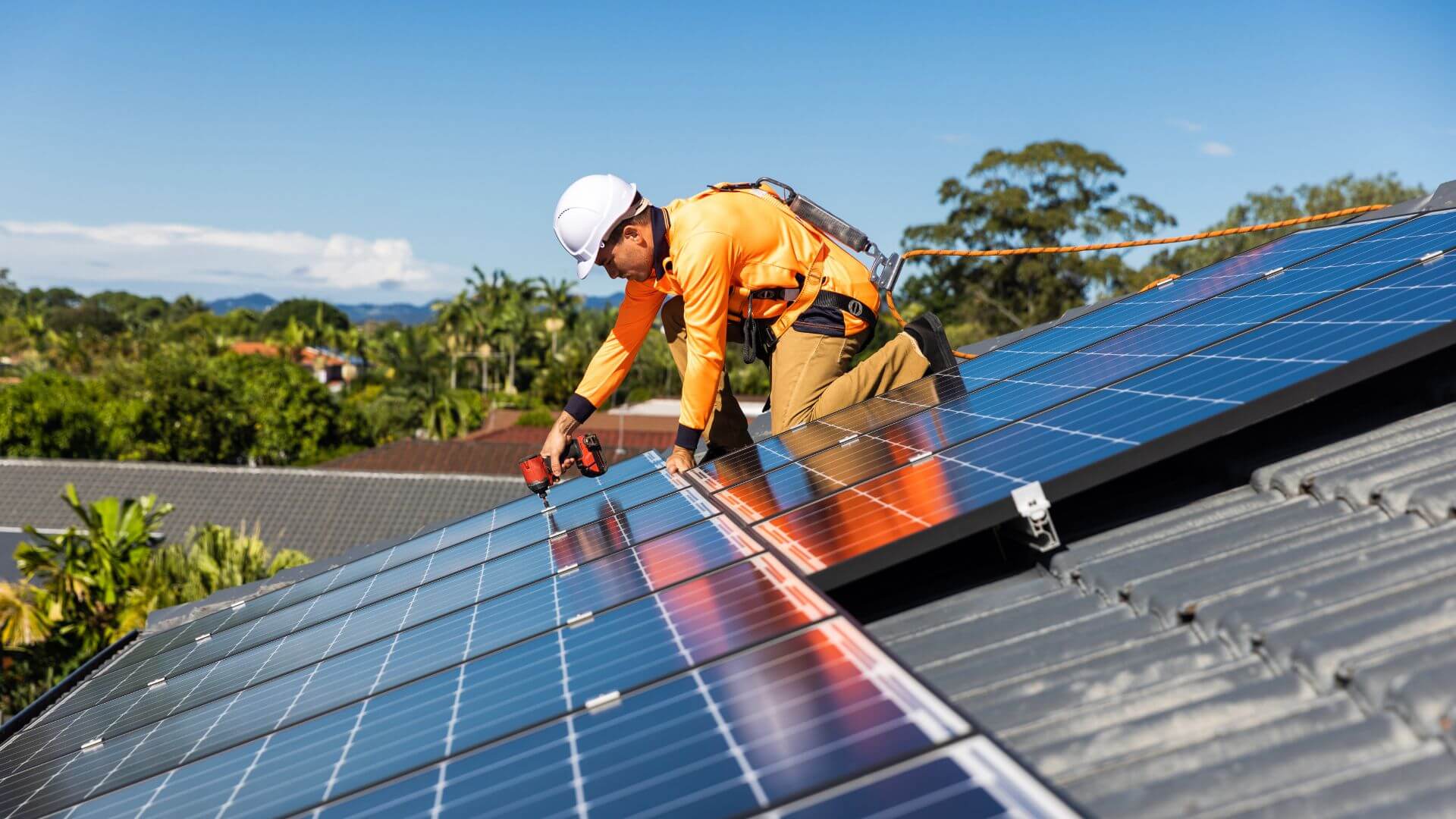 découvrez les enjeux sociaux liés aux panneaux photovoltaïques, leur impact sur les communautés locales, les bénéfices environnementaux et économiques, ainsi que les défis à relever pour une transition énergétique équitable.