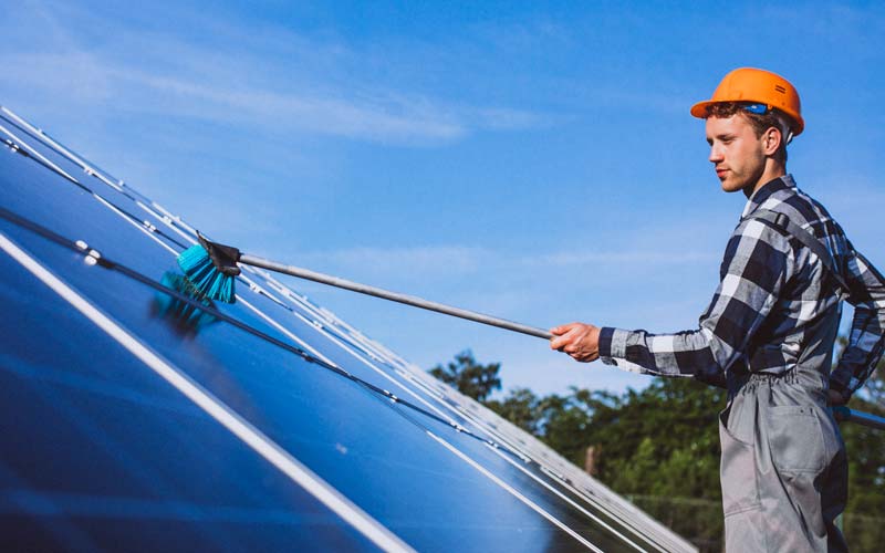 découvrez nos conseils d'entretien pour prolonger la vie de vos panneaux solaires. apprenez les meilleures pratiques pour garantir leur efficacité et performance optimale tout au long de l'année.