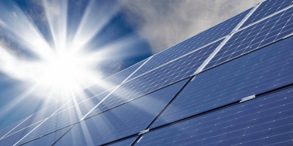 découvrez les principaux facteurs influençant l'efficacité des panneaux photovoltaïques. apprenez comment le choix des matériaux, l'orientation, l'angle d'inclinaison et les conditions climatiques peuvent impacter la production d'énergie solaire. optimisez votre investissement en énergie renouvelable grâce à des informations clés sur les panneaux solaires.