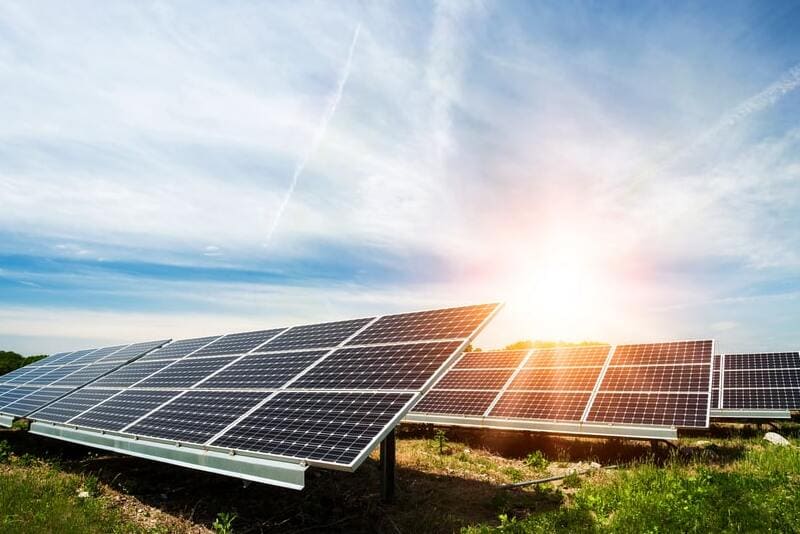 découvrez tout ce qu'il faut savoir sur la fiscalité photovoltaïque en 2025 : avantages fiscaux, nouvelles réglementations, et conseils pour optimiser vos investissements solaires.