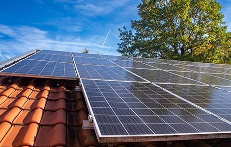 découvrez notre guide complet sur les panneaux photovoltaïques ! apprenez comment ces dispositifs convertissent la lumière du soleil en électricité, explorez les différents types disponibles, et bénéficiez de conseils pratiques pour maximiser votre installation. informez-vous sur les avantages écologiques et économiques de l'énergie solaire dès aujourd'hui.