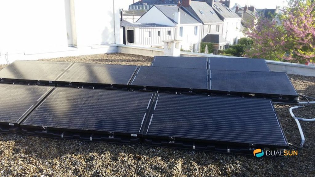 découvrez comment optimiser la performance de vos panneaux solaires sur toit plat grâce à une inclinaison appropriée. apprenez les meilleures pratiques et conseils pour maximiser la capture d'énergie solaire et améliorer l'efficacité de votre installation.