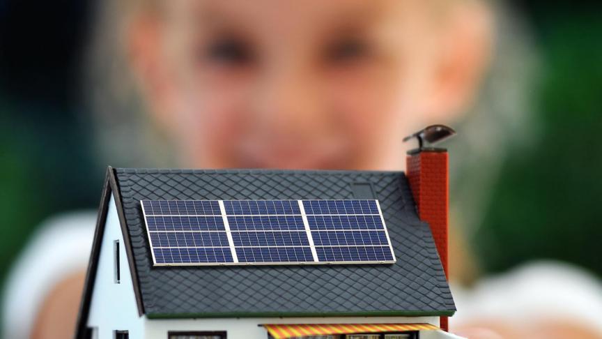 découvrez comment investir dans des panneaux solaires peut transformer votre consommation d'énergie et générer des économies sur le long terme. explorez les avantages écologiques et financiers de cette alternative durable.