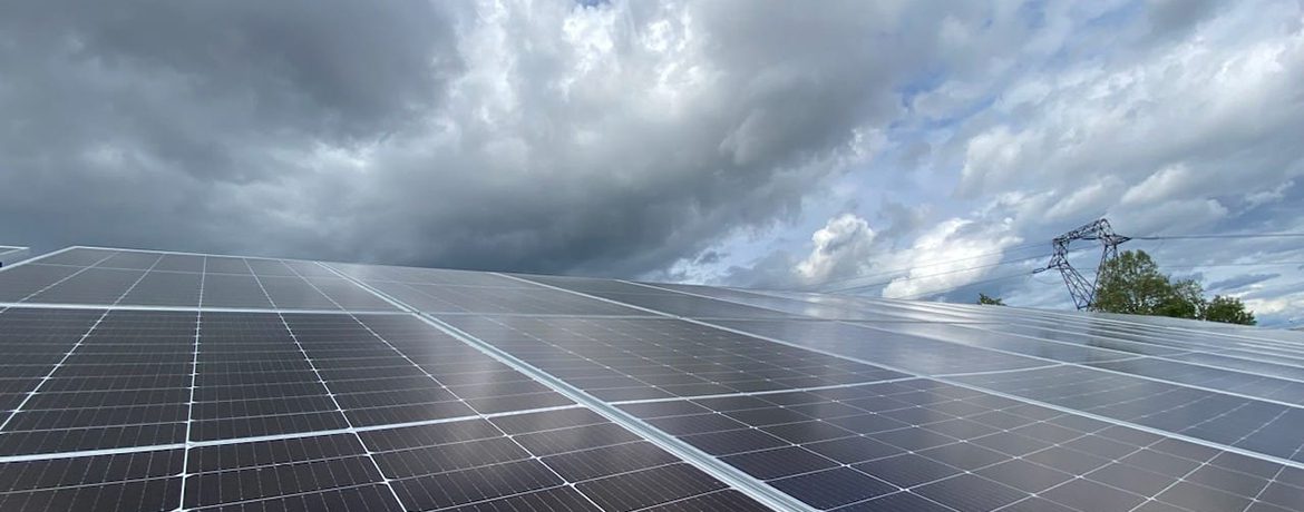 découvrez comment investir dans des panneaux solaires en france et profitez des avantages financiers et écologiques. explorez les meilleures options d'installation, les subventions disponibles et les bénéfices à long terme d'une énergie renouvelable.
