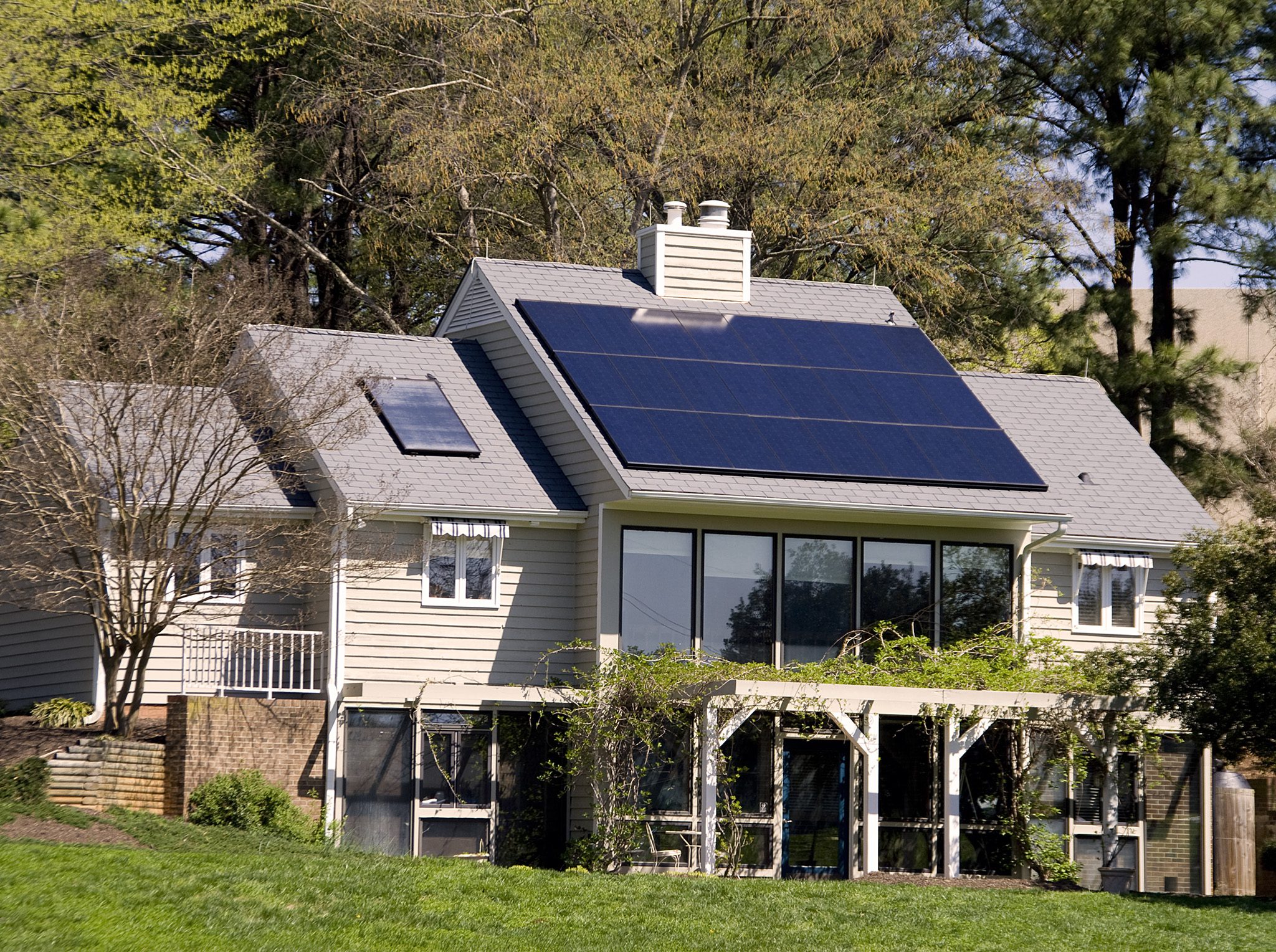 découvrez les avantages d'investir dans les panneaux solaires au québec. profitez d'une énergie durable, réduisez vos factures d'électricité et bénéficiez de subventions et incitations gouvernementales. un investissement à la fois rentable et écologique pour un avenir plus vert.