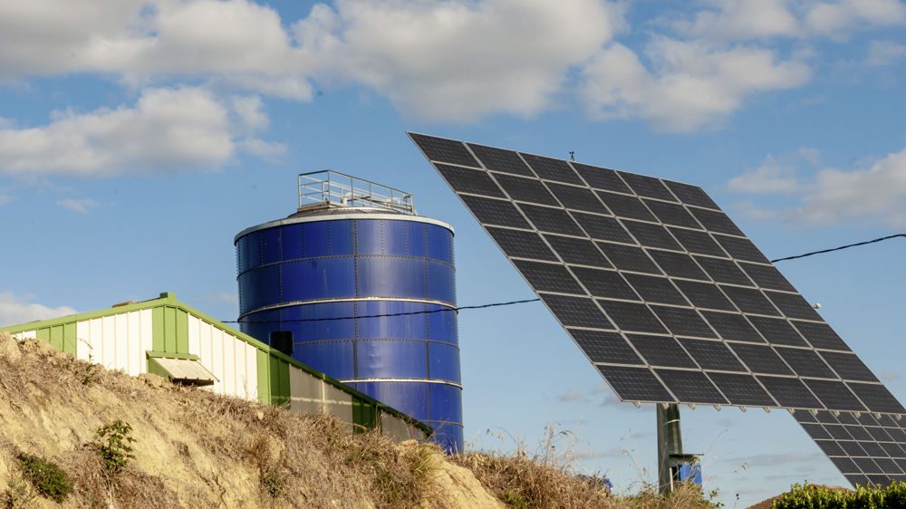 découvrez les avantages d'un investissement photovoltaïque pour rentabiliser votre énergie solaire et réduire vos factures d'électricité. optez pour une solution durable et respectueuse de l'environnement tout en bénéficiant de subventions et d'avantages fiscaux.