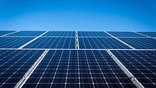 découvrez comment l'investissement solaire durable peut transformer votre avenir énergétique tout en préservant la planète. explorez les bénéfices environnementaux et économiques d'une transition vers les énergies renouvelables, et faites le premier pas vers un avenir plus vert.