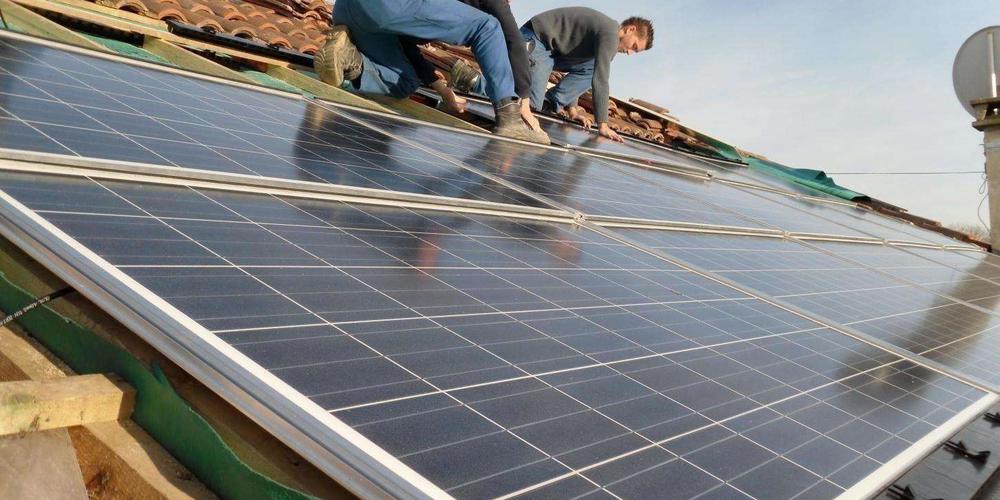 découvrez les dernières décisions de justice concernant les panneaux photovoltaïques. cette jurisprudence éclaire les droits et obligations des propriétaires, ainsi que les enjeux environnementaux et économiques liés à l'énergie solaire. informez-vous sur les aspects légaux pour optimiser vos projets solaires.