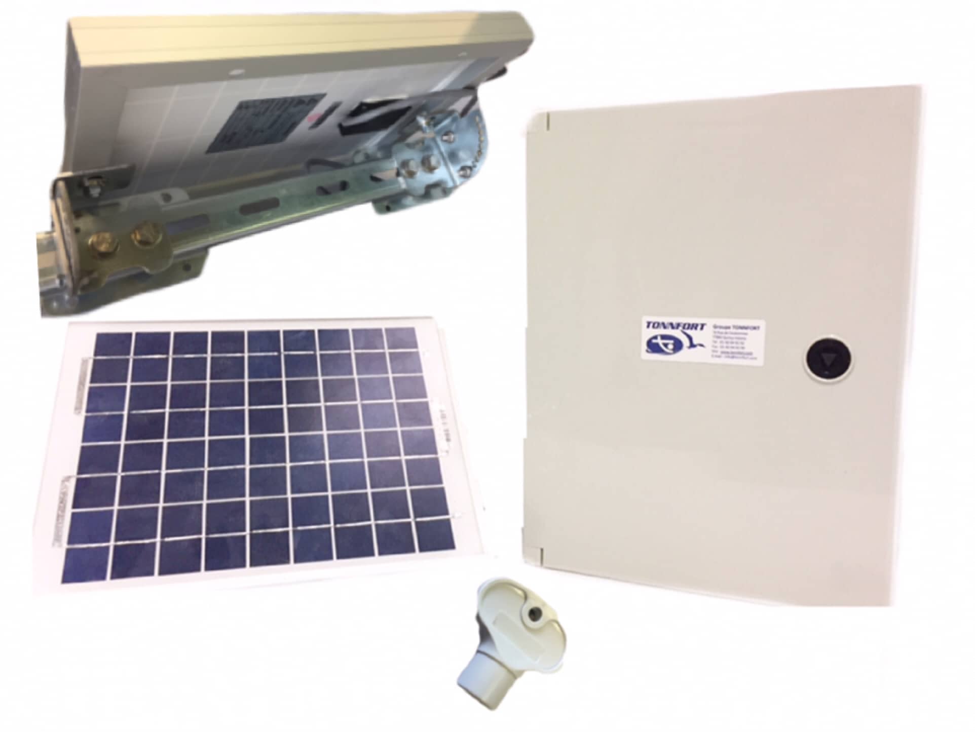 découvrez notre kit solaire autonome, une solution idéale pour produire votre propre énergie renouvelable. parfait pour les campeurs, les randonneurs ou pour un usage domestique, ce kit vous permet de profiter de l'énergie solaire où que vous soyez. facile à installer et à utiliser, il vous offre une autonomie énergétique tout en respectant l'environnement.