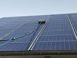 découvrez comment un nettoyage régulier de vos panneaux photovoltaïques peut maximiser leur efficacité et rentabilité. optimisez votre production d'énergie solaire et investissez dans un avenir durable avec nos conseils pratiques.