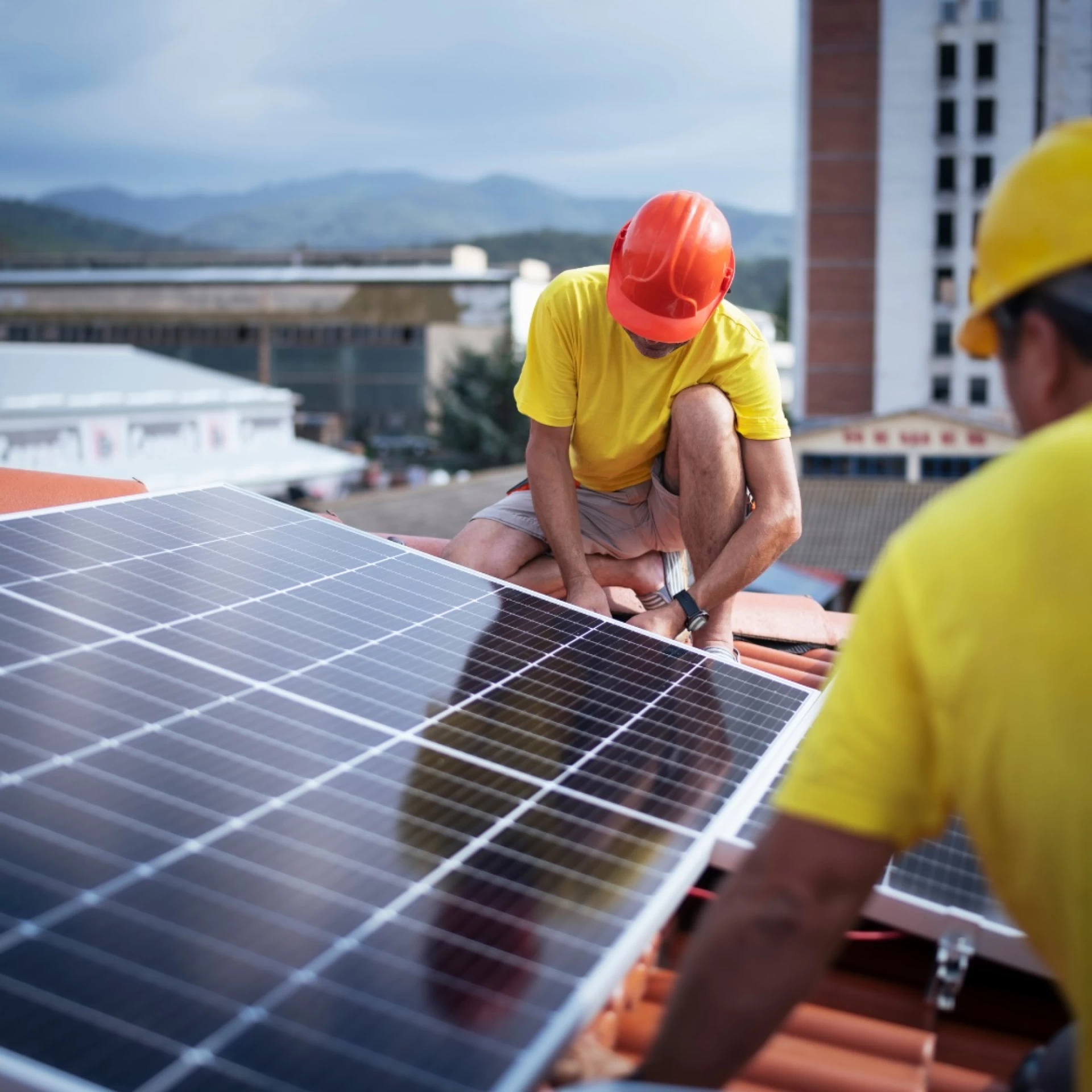 découvrez comment optimiser vos ventes de panneaux solaires avec des stratégies efficaces et des conseils pratiques pour attirer davantage de clients et maximiser vos revenus.