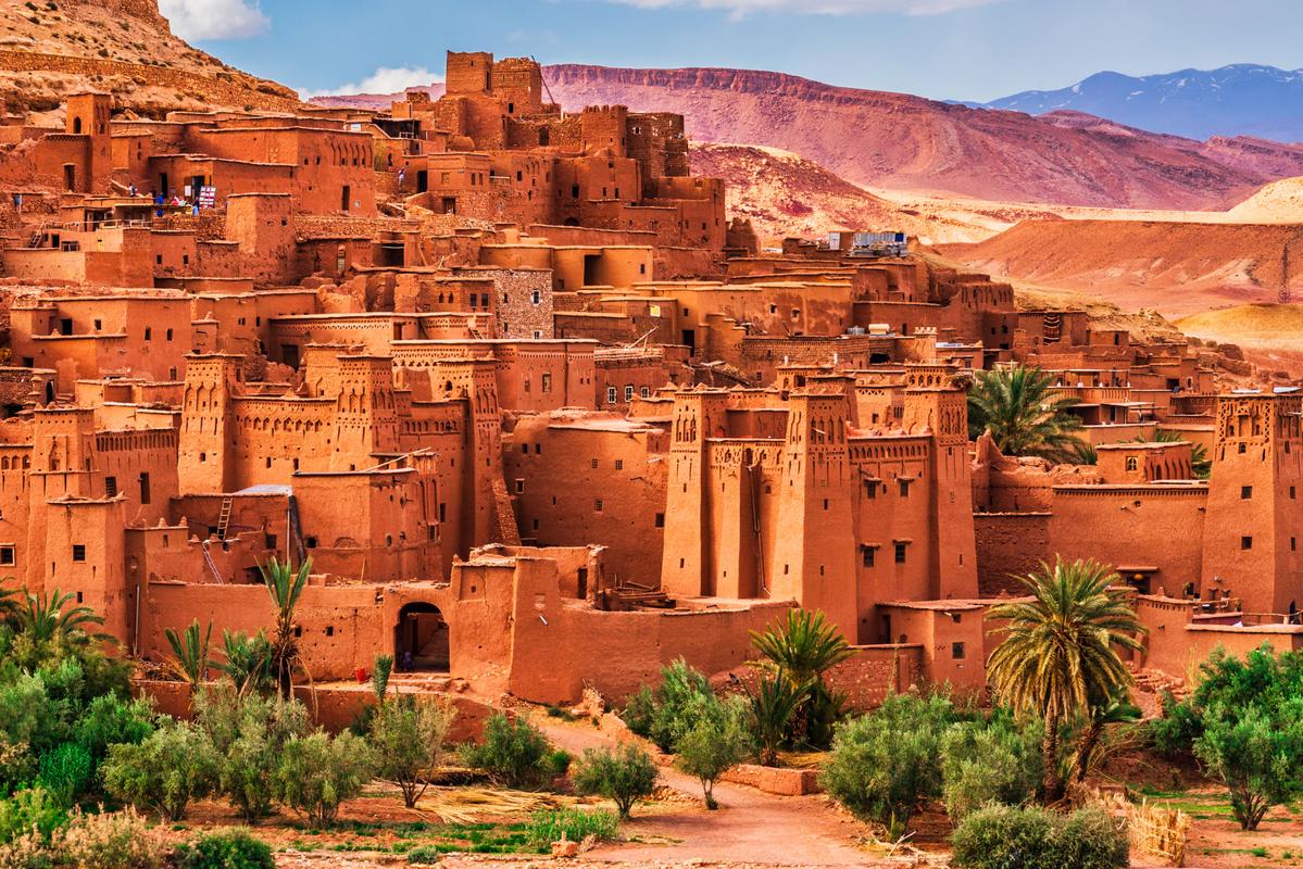 découvrez ouarzazate, la perle du sud du maroc, et explorez le potentiel des panneaux solaires dans cette région ensoleillée. un voyage fascinant au cœur des énergies renouvelables et du patrimoine culturel.