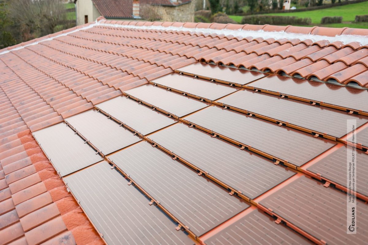 découvrez le panneau photovoltaïque rouge, une solution énergétique innovante qui allie performance et design audacieux. idéal pour optimiser votre production d'énergie tout en apportant une touche esthétique à votre habitation. explorez ses caractéristiques et avantages dès maintenant !