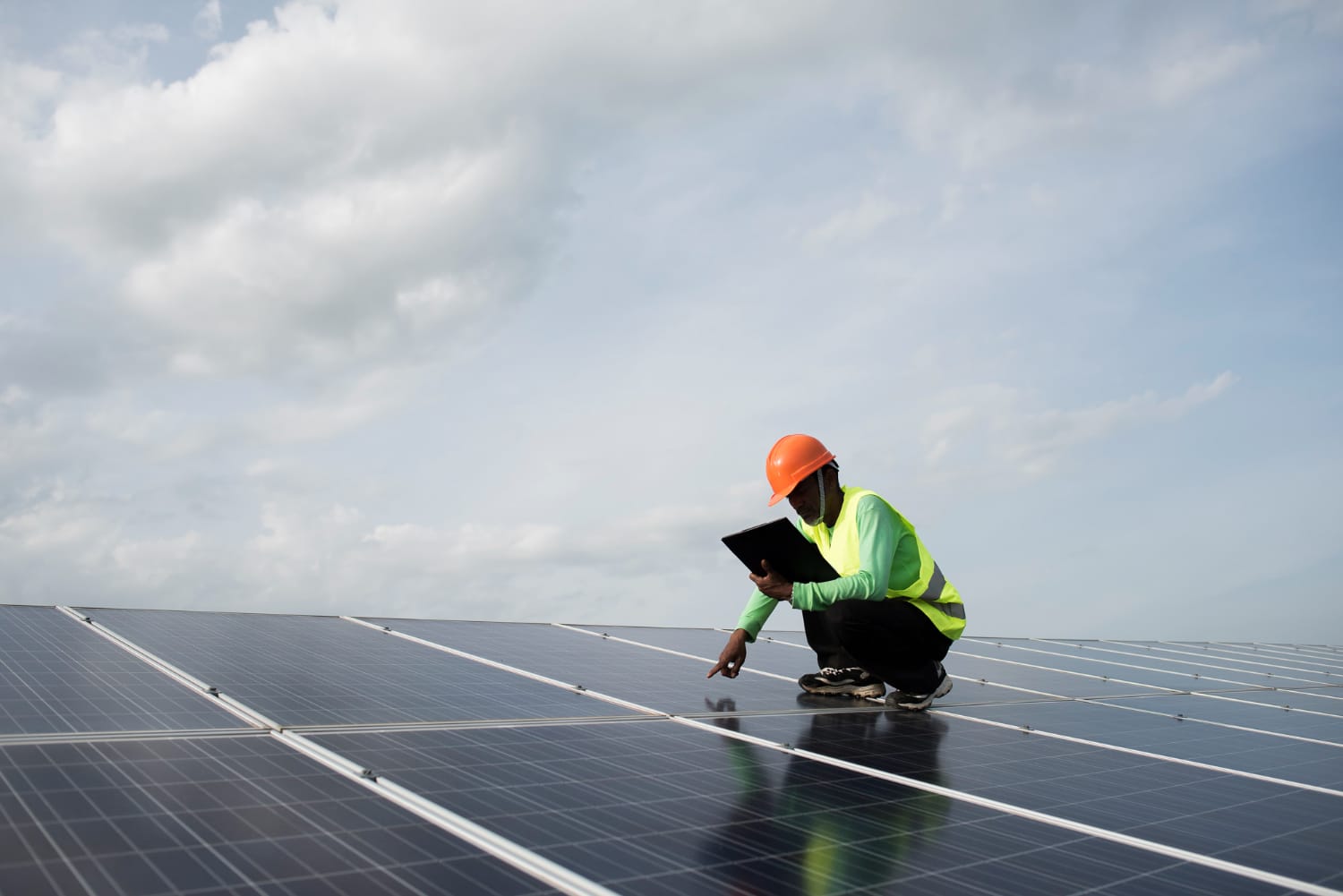 découvrez comment un panneau solaire 3kw peut rendre votre investissement rentable grâce à des économies d'énergie et des incitations fiscales. optez pour une solution écologique et économisez sur vos factures d'électricité tout en contribuant à la préservation de l'environnement.
