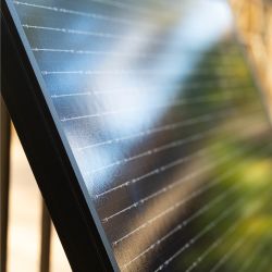 découvrez notre panneau solaire 500w, idéal pour maximiser votre production d'énergie solaire. avec une efficacité optimale et un design durable, ce panneau est parfait pour les installations domestiques et commerciales. profitez d'économies sur vos factures d'électricité tout en contribuant à un avenir plus vert.