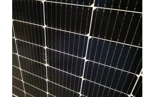 découvrez notre panneau solaire 500w monocristallin, une solution énergétique écologique et performante. idéal pour optimiser votre consommation d'énergie, ce panneau offre une efficacité maximale et une durabilité exceptionnelle. transformez la lumière du soleil en électricité pour un avenir plus vert.