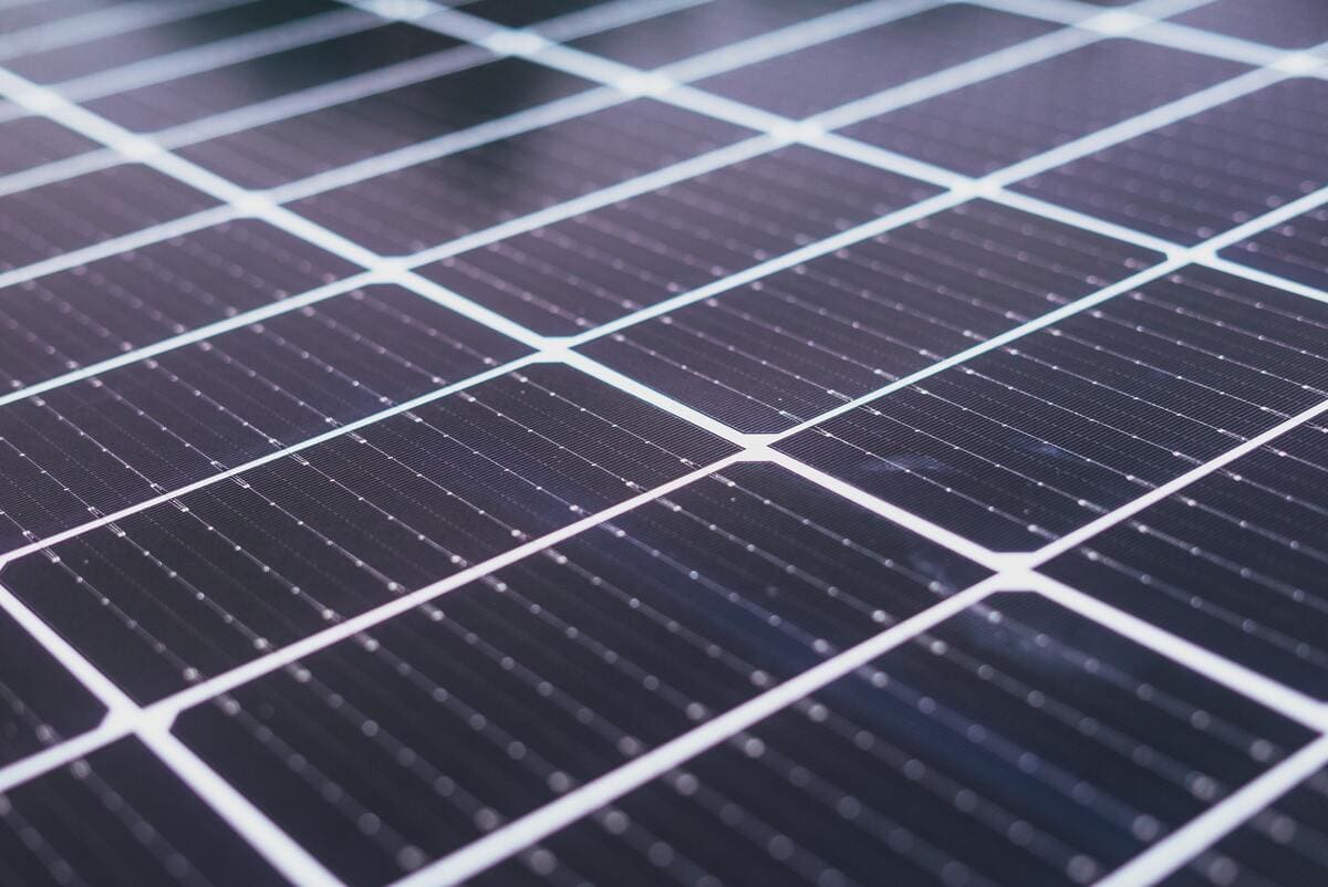découvrez comment les panneaux solaires peuvent réduire votre facture d'énergie. informez-vous sur les avantages économiques et environnementaux de l'énergie solaire, ainsi que sur les solutions adaptées à votre consommation pour réaliser des économies durables.