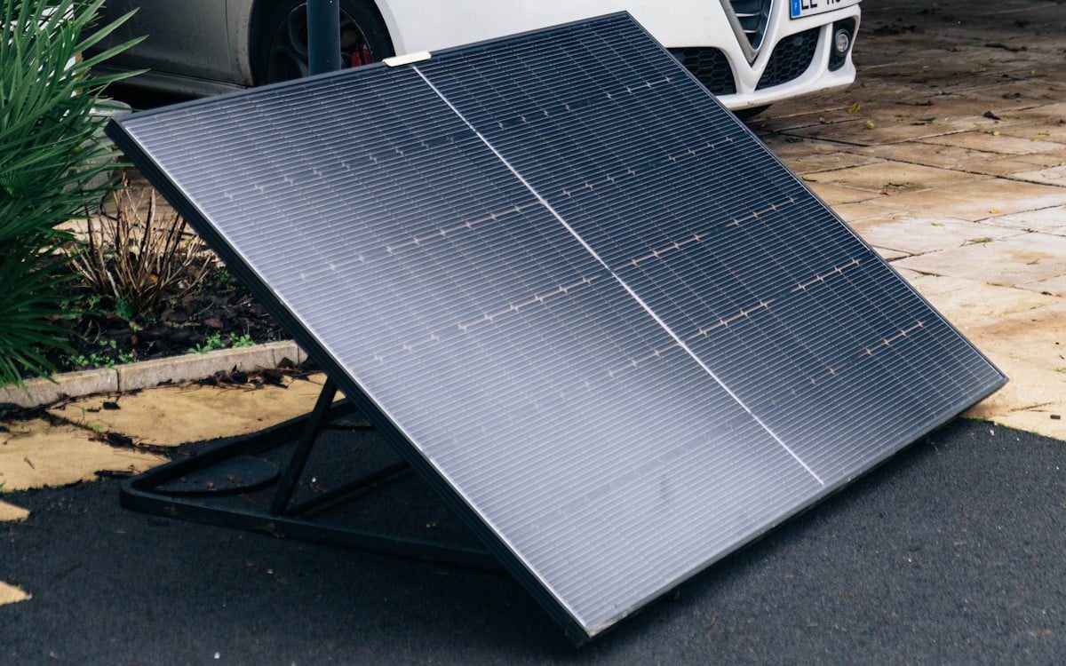 découvrez notre guide sur les panneaux solaires faciles à installer et à utiliser. transformez votre maison en un éco-havre tout en réduisant vos factures d'électricité. informez-vous sur les avantages, les étapes d'installation et les conseils d'entretien pour profiter pleinement de cette solution énergétique durable.