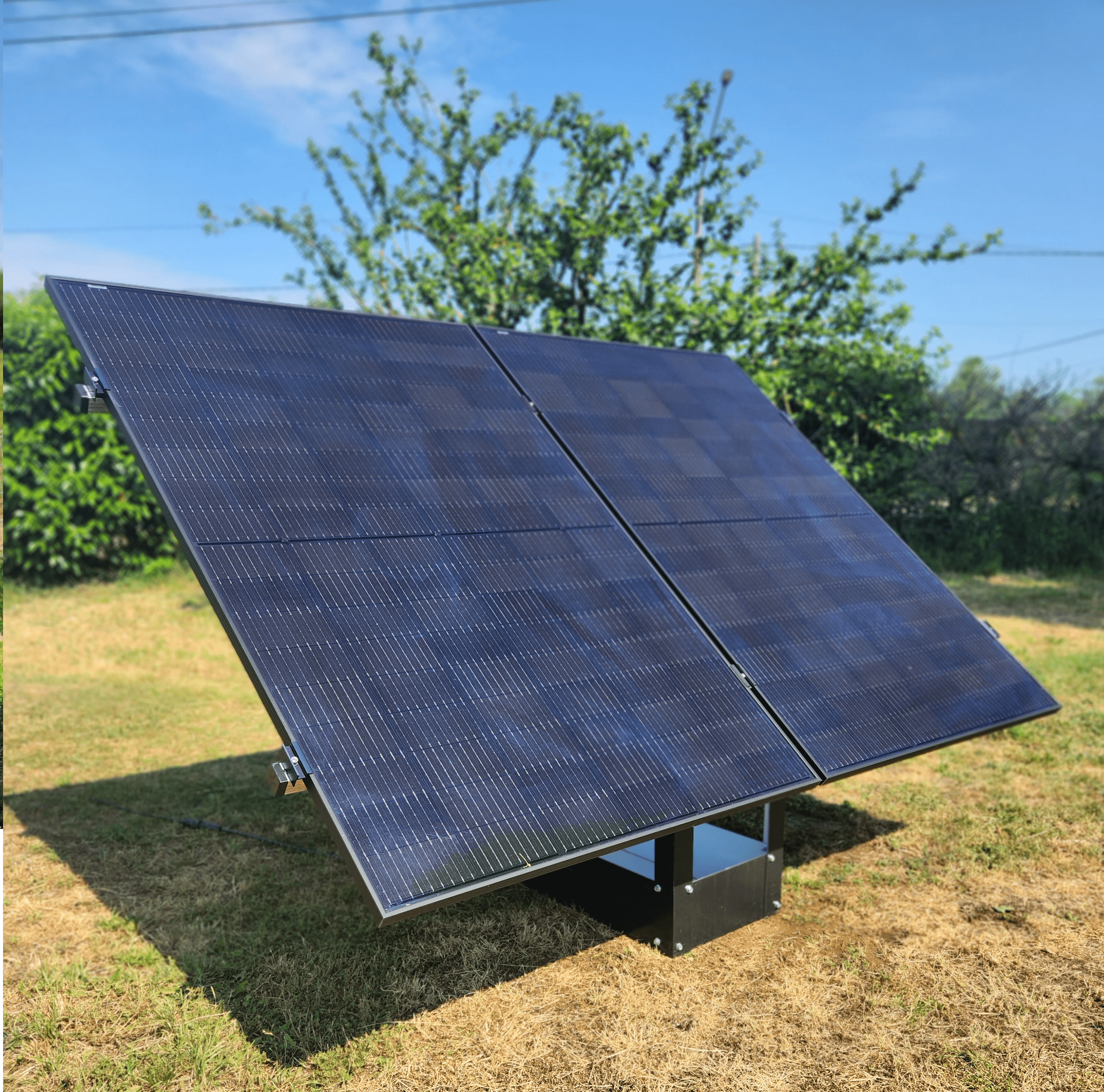 découvrez notre panneau solaire portable de 1000w, idéal pour vos aventures en plein air, vos camping ou en cas de coupure d'électricité. léger, efficace et facile à transporter, il vous permet de recharger vos appareils électroniques en toute autonomie. profitez de l'énergie solaire où que vous soyez !