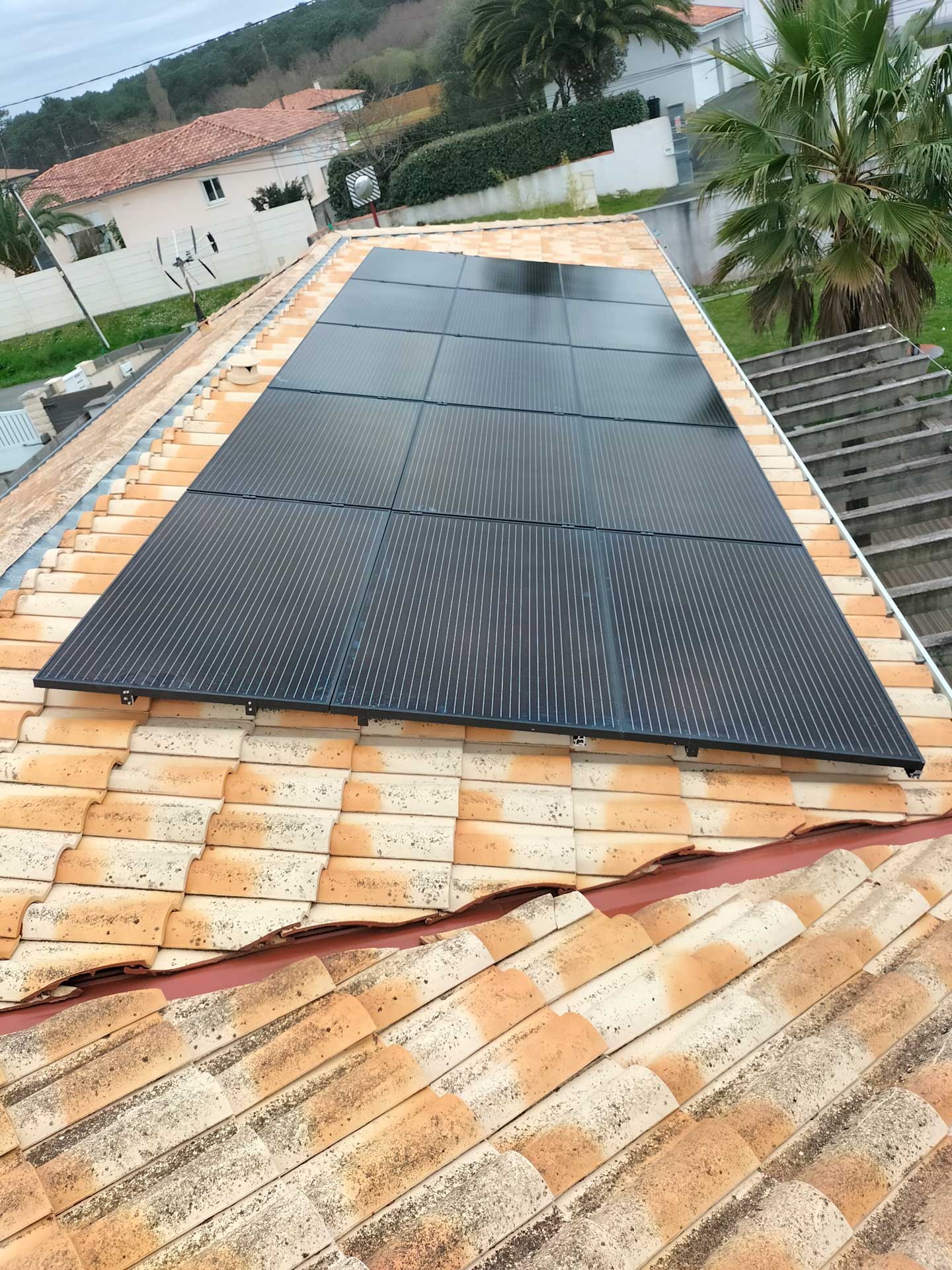 découvrez comment un panneau solaire peut devenir un investissement rentable pour votre maison. profitez d'économies sur vos factures d'électricité tout en contribuant à la protection de l'environnement. optez pour une énergie durable et économisez sur le long terme avec nos solutions de panneaux solaires adaptés à vos besoins.