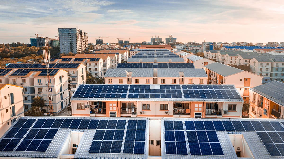 découvrez les avantages des panneaux photovoltaïques pour produire votre propre électricité renouvelable. apprenez comment ils contribuent à réduire votre facture d'énergie et à protéger l'environnement tout en valorisant votre propriété.