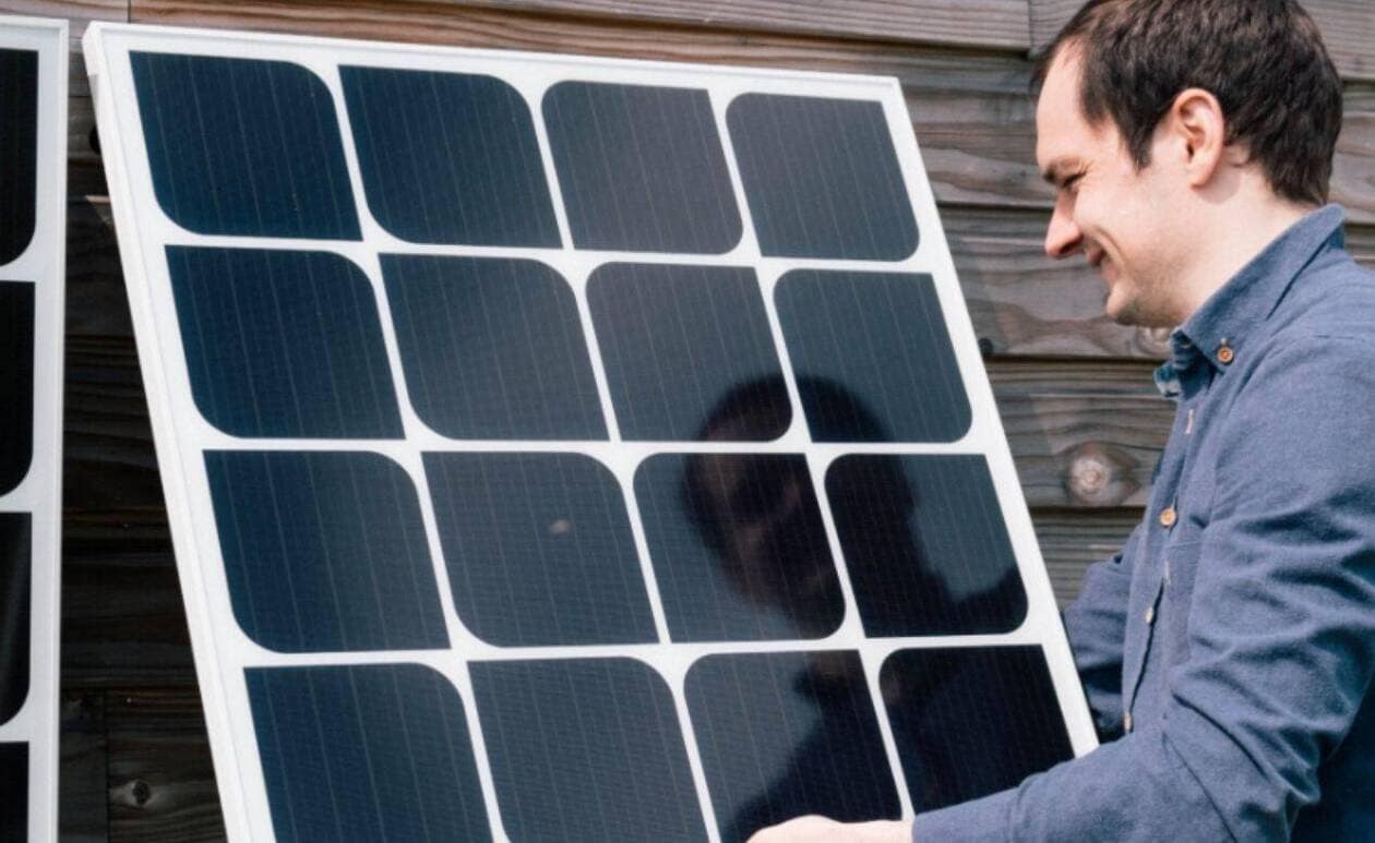 découvrez les panneaux photovoltaïques de leroy merlin, une solution écologique et économique pour produire votre propre énergie. offrant performance et qualité, nos panneaux s'adaptent à tous vos projets d'installation. faites un geste pour la planète tout en réduisant vos factures d'électricité !