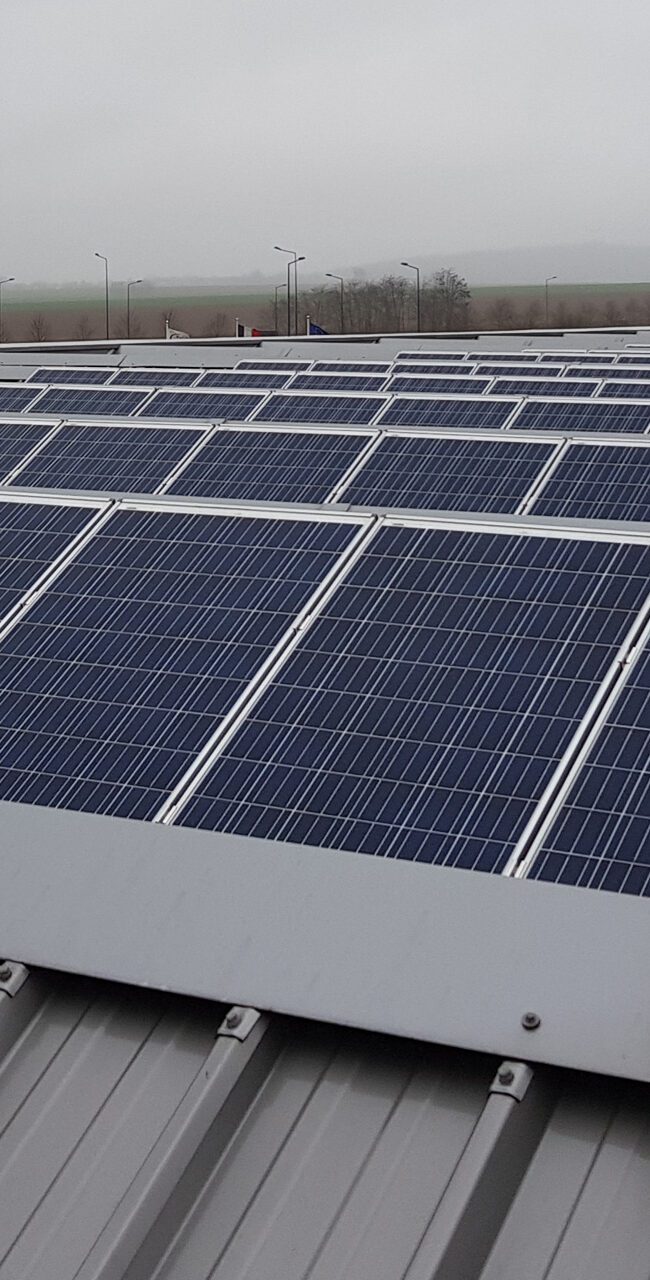 découvrez nos solutions de panneaux photovoltaïques spécialement conçus pour les entreprises. augmentez votre efficacité énergétique, réduisez vos coûts d'électricité et contribuez à un avenir durable grâce à nos technologies solaires innovantes.