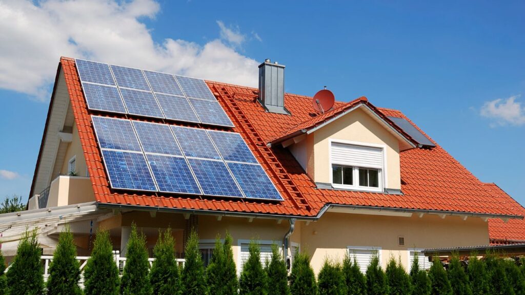 découvrez les avantages et inconvénients des panneaux solaires. apprenez comment cette énergie renouvelable peut réduire vos factures d'électricité tout en respectant l'environnement, mais aussi les défis à considérer avant de faire le saut vers le solaire.