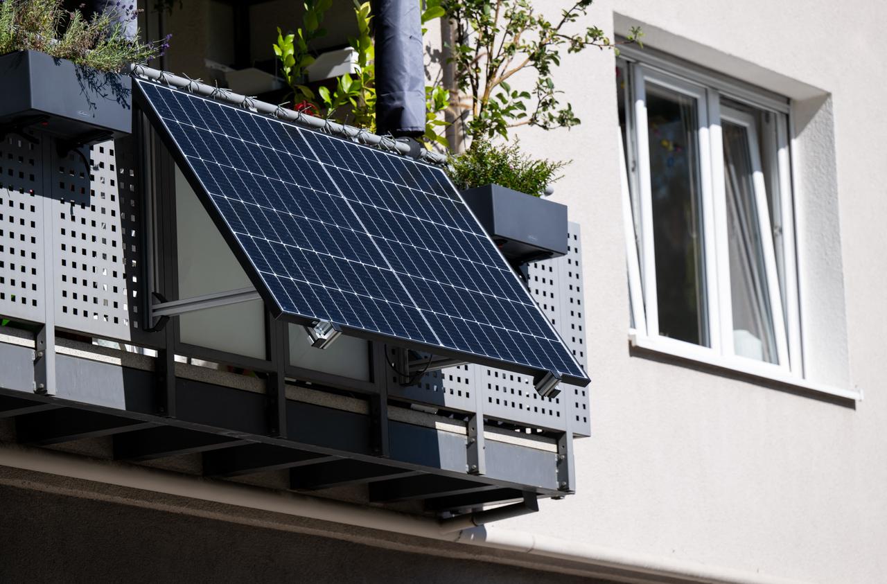 découvrez les panneaux solaires économiques en allemagne, une solution innovante et durable pour réduire vos factures d'énergie tout en préservant l'environnement. informez-vous sur les incitations gouvernementales, les meilleures marques et les conseils d'installation pour maximiser votre investissement solaire.