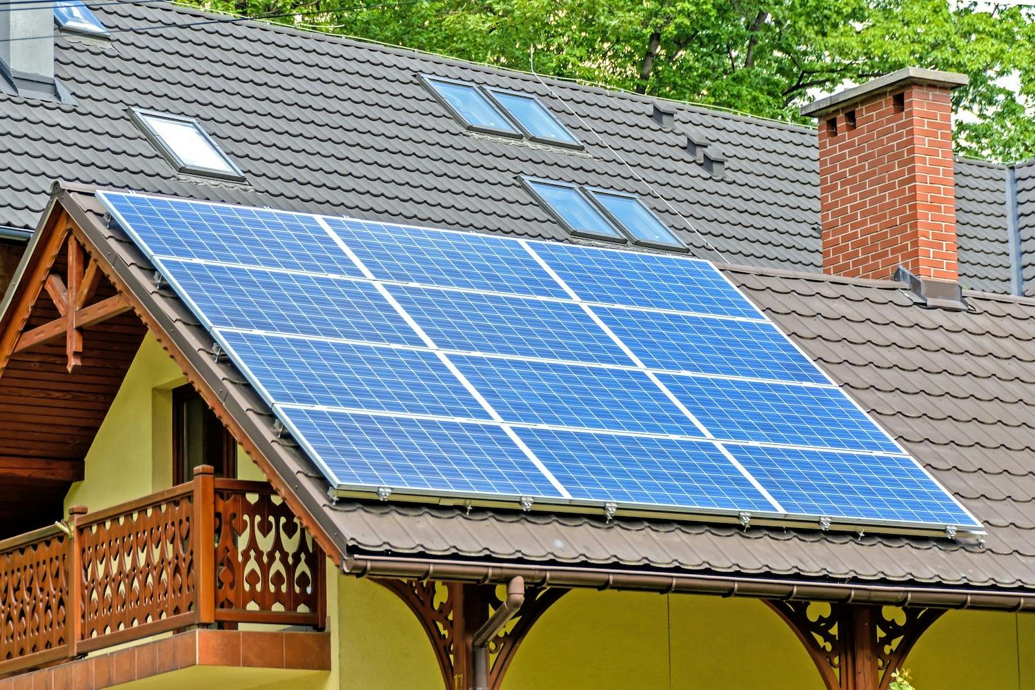 découvrez notre guide complet sur les panneaux solaires : tout ce que vous devez savoir pour installer, optimiser et bénéficier de l'énergie solaire. informez-vous sur les types de panneaux, les avantages, les coûts et les aides disponibles.