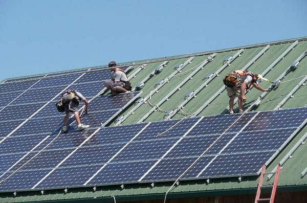 découvrez comment les panneaux solaires rentables peuvent réduire vos factures d'énergie et augmenter la valeur de votre propriété. profitez d'une énergie renouvelable, respectueuse de l'environnement, tout en réalisant des économies sur le long terme.