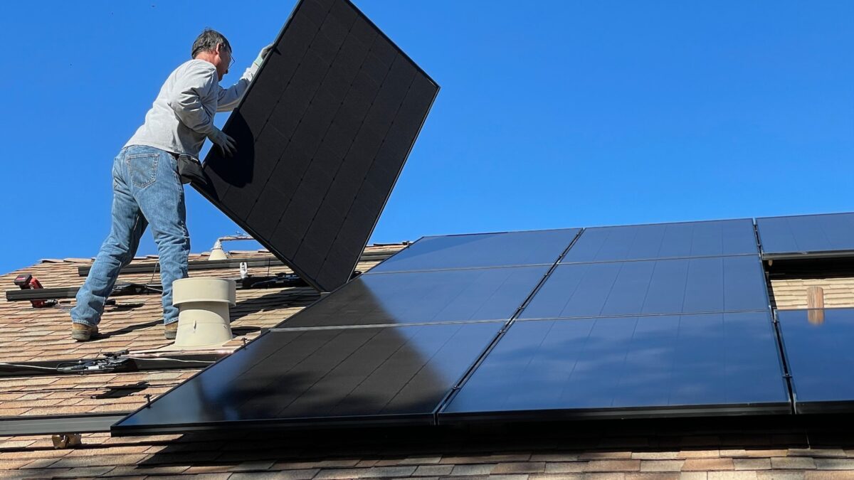 découvrez comment les panneaux solaires rentables peuvent transformer votre consommation d'énergie en réduisant vos factures et en contribuant à la protection de l'environnement. informez-vous sur les avantages fiscaux et les meilleures options disponibles pour un investissement durable.