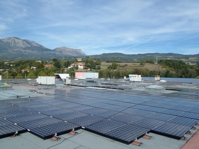 découvrez les avantages des panneaux solaires pour toit plat : une solution énergétique efficace, une installation simplifiée et un gain de place pour profiter au maximum de votre espace. adoptez l'énergie renouvelable dès aujourd'hui !