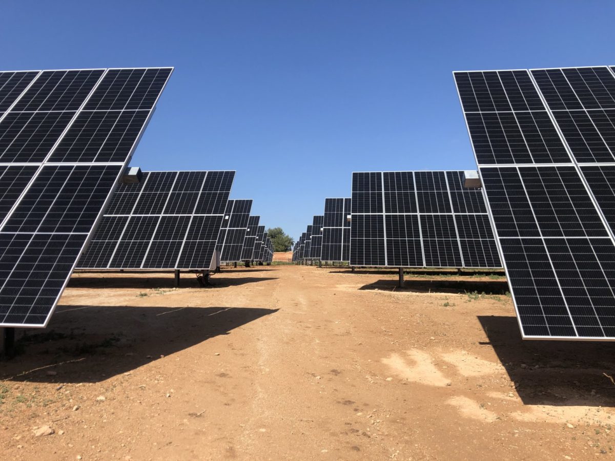 découvrez les panneaux solaires totalenergies : des solutions écologiques et performantes pour alimenter votre logement en énergie renouvelable. optez pour un avenir durable avec des installations sur mesure et un accompagnement professionnel.