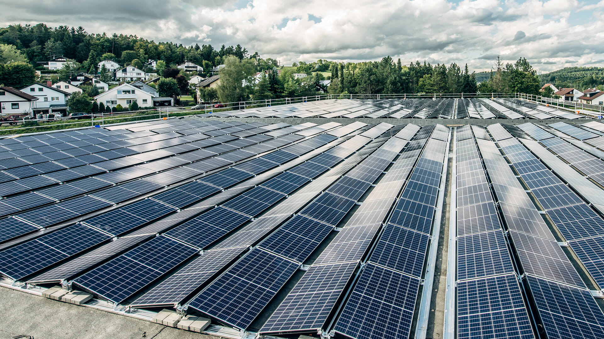 découvrez les étapes essentielles et les avantages de la pose à plat de panneaux solaires. optimisez votre production d'énergie et profitez d'une installation esthétique et efficace pour votre maison.