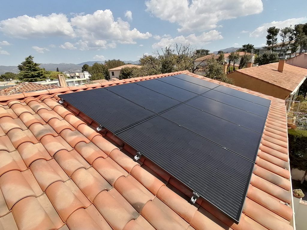 découvrez les prix d'installation d'un système photovoltaïque de 3 kwc. profitez d'économies d'énergie et d'une installation adaptée à vos besoins, tout en contribuant à la transition énergétique.