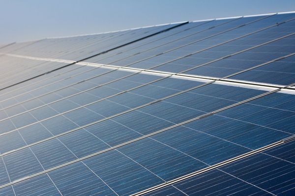 découvrez les tendances et les prévisions des prix des panneaux solaires pour 2025. informez-vous sur les facteurs influençant les coûts, les économies potentielles et les avantages de l'énergie solaire pour un avenir durable.