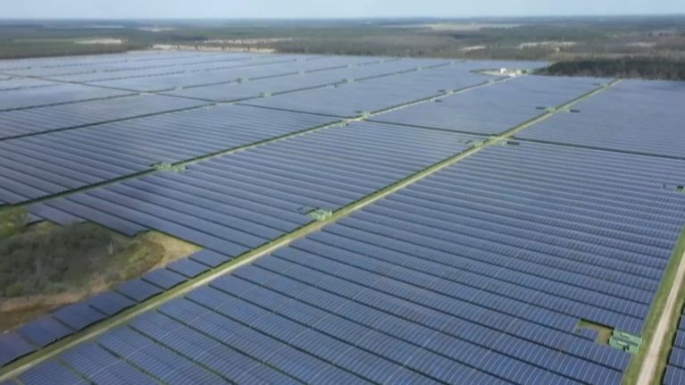 découvrez notre projet de parc solaire, une initiative innovante visant à produire de l'énergie renouvelable tout en préservant l'environnement. rejoignez-nous dans notre démarche de transition énergétique et contribuez à un avenir durable.