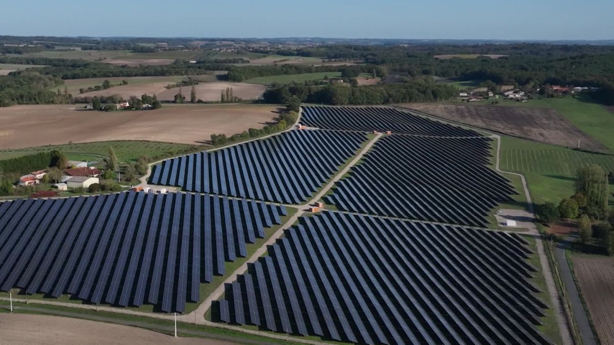 découvrez nos projets photovoltaïques innovants qui transforment l'énergie solaire en solutions durables. explorez comment nos installations contribuent à un avenir énergétique plus vert et économiquement avantageux.