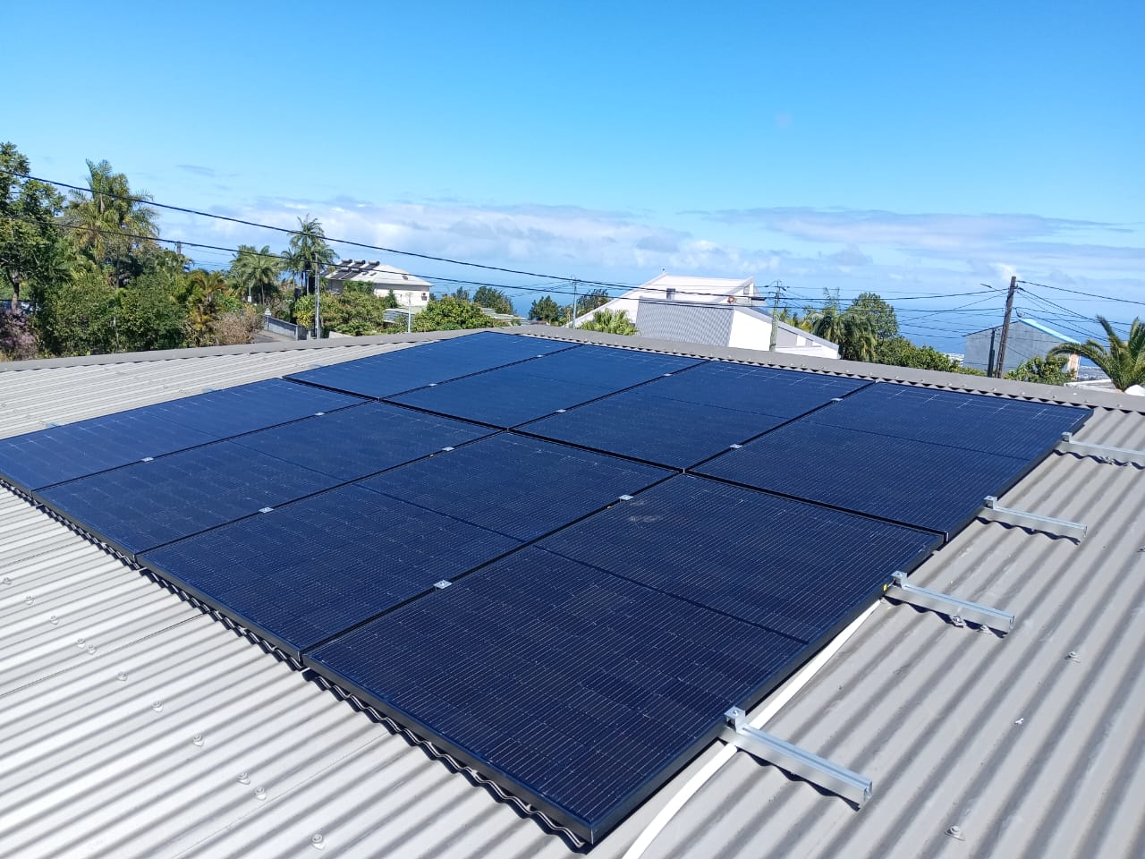 découvrez comment maximiser la puissance des panneaux solaires pour votre maison. apprenez les meilleures pratiques pour choisir, installer et entretenir vos panneaux afin d'optimiser votre consommation d'énergie et de réduire votre empreinte carbone.