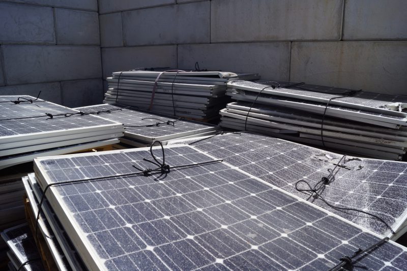 découvrez l'importance du recyclage des panneaux photovoltaïques pour une transition énergétique durable. apprenez comment ces systèmes peuvent être valorisés en fin de vie, minimisant ainsi leur impact environnemental et contribuant à l'économie circulaire.