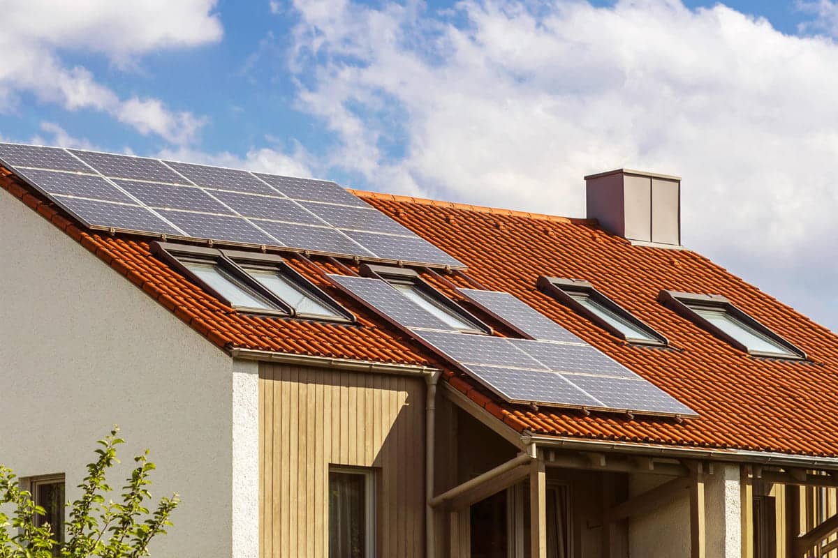 découvrez comment maximiser le rendement de vos panneaux solaires grâce à nos conseils d'experts. apprenez les facteurs clés qui influencent la production d'électricité, les meilleures pratiques d'installation et d'entretien pour optimiser votre investissement et réduire votre empreinte carbone.