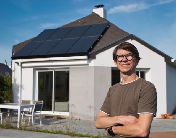 découvrez notre outil de simulation de panneaux solaires et évaluez la rentabilité de votre installation photovoltaïque. obtenez des estimations précises sur les économies d'énergie et les réductions de coûts tout en contribuant à un avenir durable.
