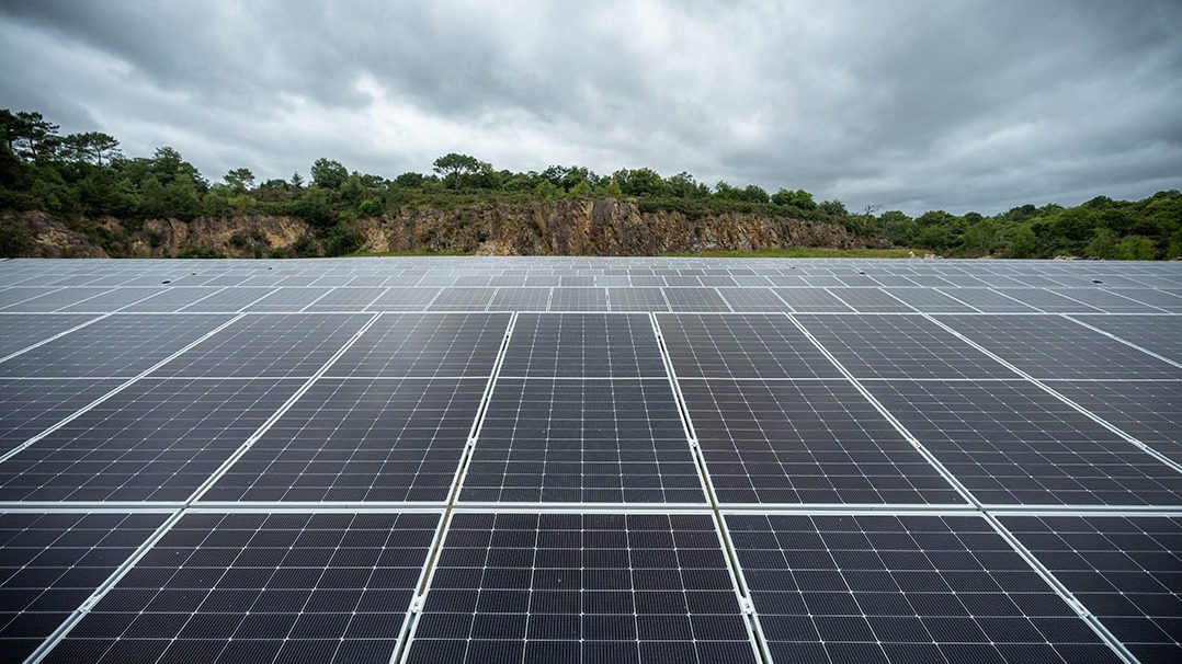 découvrez les solutions solaires atlantech, innovantes et écologiques, pour une énergie durable et performante. optimisez votre consommation énergétique tout en préservant l'environnement grâce à nos panneaux solaires de haute qualité.