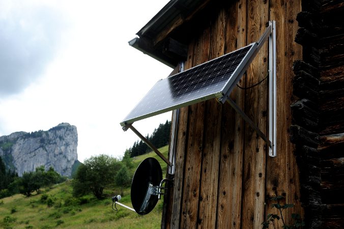 découvrez notre sélection de supports muraux spécialement conçus pour panneaux solaires. optimisez l'installation de votre système photovoltaïque et assurez une exposition maximale au soleil. robustes et faciles à installer, nos supports garantissent sécurité et performance pour votre énergie renouvelable.